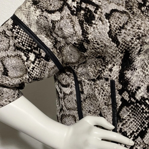 BCBGMaxAzria “Emil” Snake Print Crop Jacket - Picture 7 of 8
